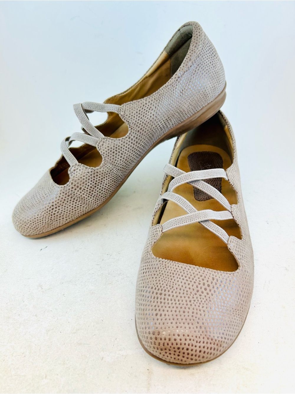 Earthies Cross Strap CLARE GINGER Metallic Beige Ballet Flats Shoes Size 9 B